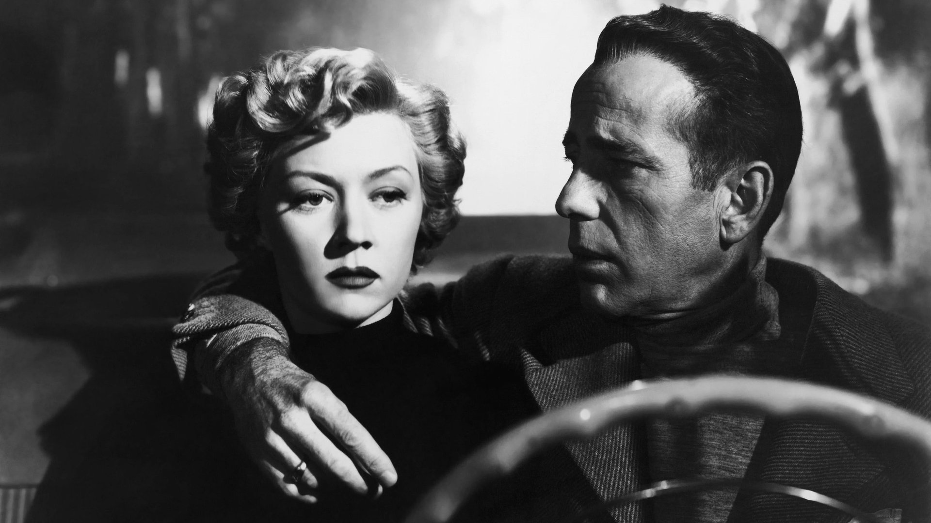 Cinematic background from In a Lonely Place 1950 - An aspiring actress begins to suspect that her temperamental and mentally impaired boyfriend is a murderer.