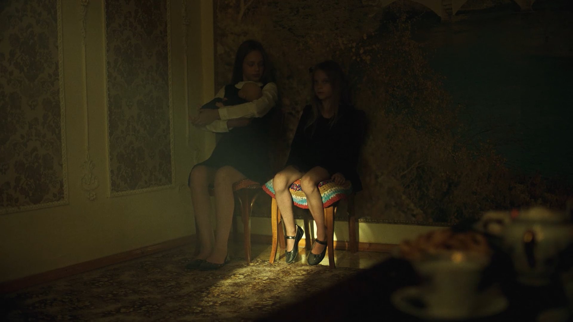 Cinematic background from Sophie Hunger - Tricks 2018 - null