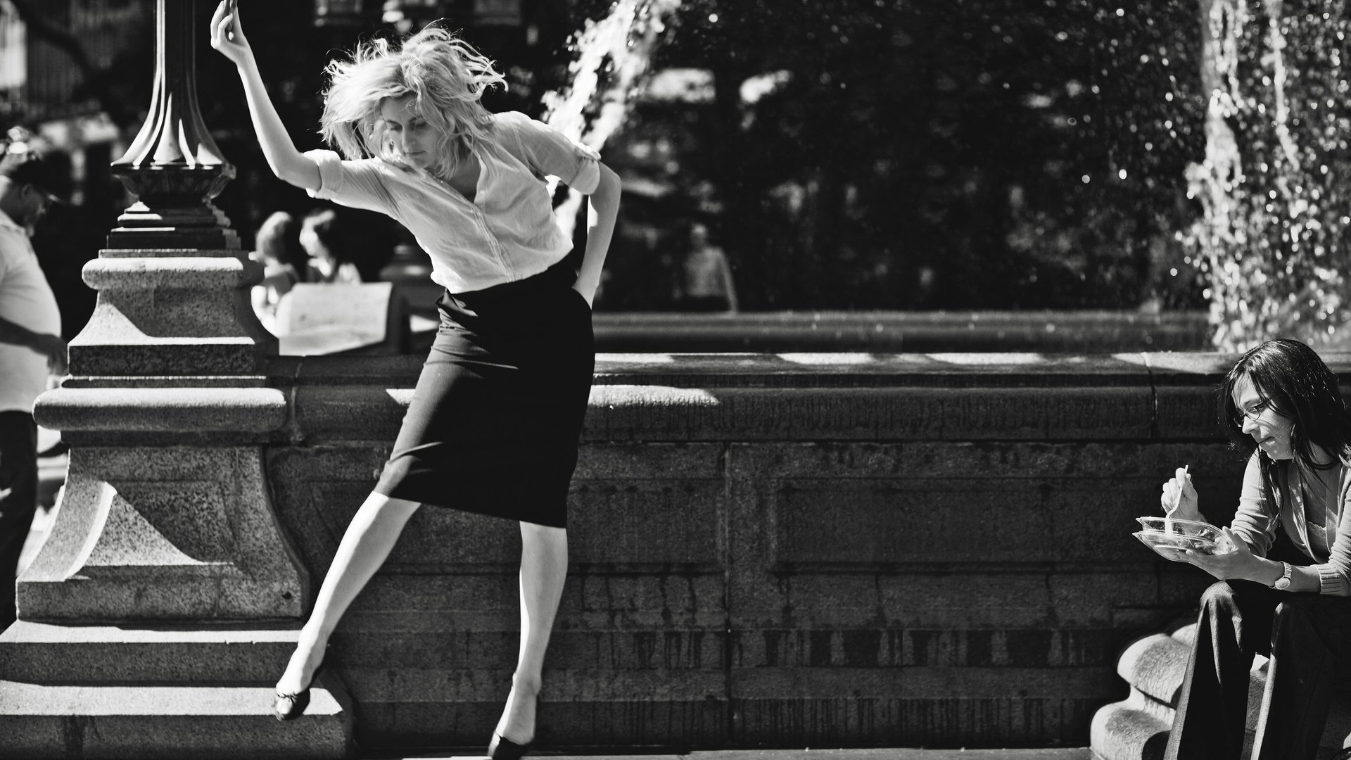 Cinematic background from Frances Ha 2012 - An aspiring dancer moves to New York City and becomes caught up in a whirlwind of flighty fair-weather friends, diminishing fortunes and career setbacks.