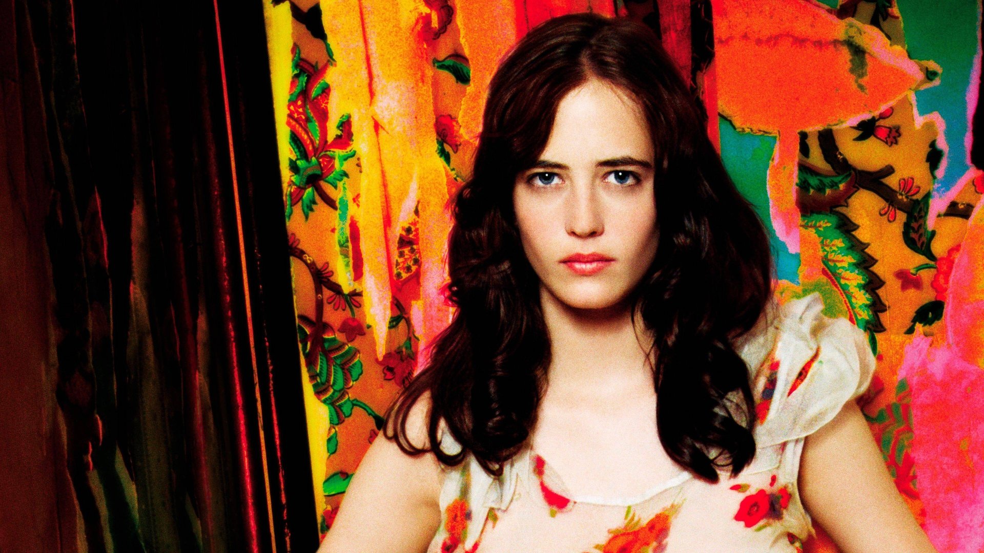 Cinematic background from The Dreamers 2003 - When Isabelle and Theo invite Matthew to stay with them, what begins as a casual friendship ripens into a sensual voyage of discovery and desire in which nothing is off limits and everything is possible.