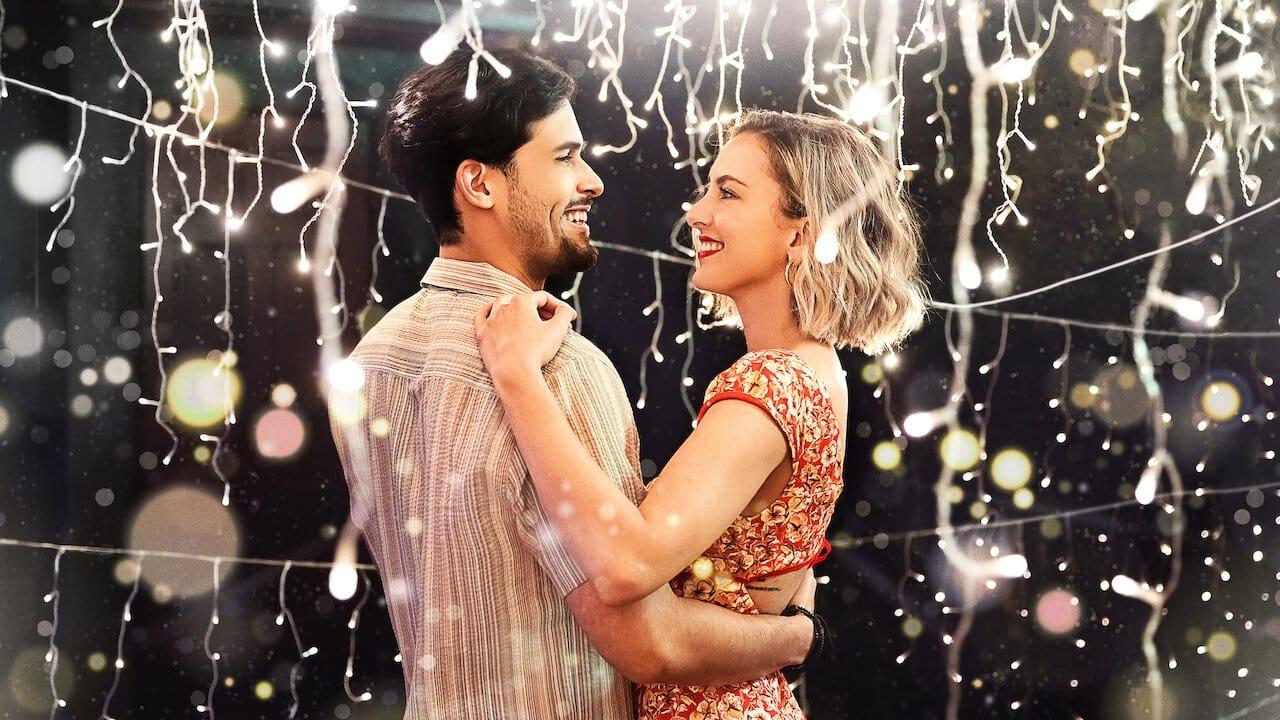 Cinematic background from That's Amor 2022 - After her job and relationship implode on the same day, Sofia starts from scratch — and meets a dashing Spanish chef who might be her missing ingredient.