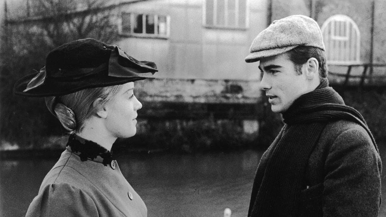 Cinematic background from Sons and Lovers 1960 - The son of a working-class British mining family has dreams of pursuing an art career, but when he strikes up an affair with an older, married woman from the town it enrages his kind but possessive mother.