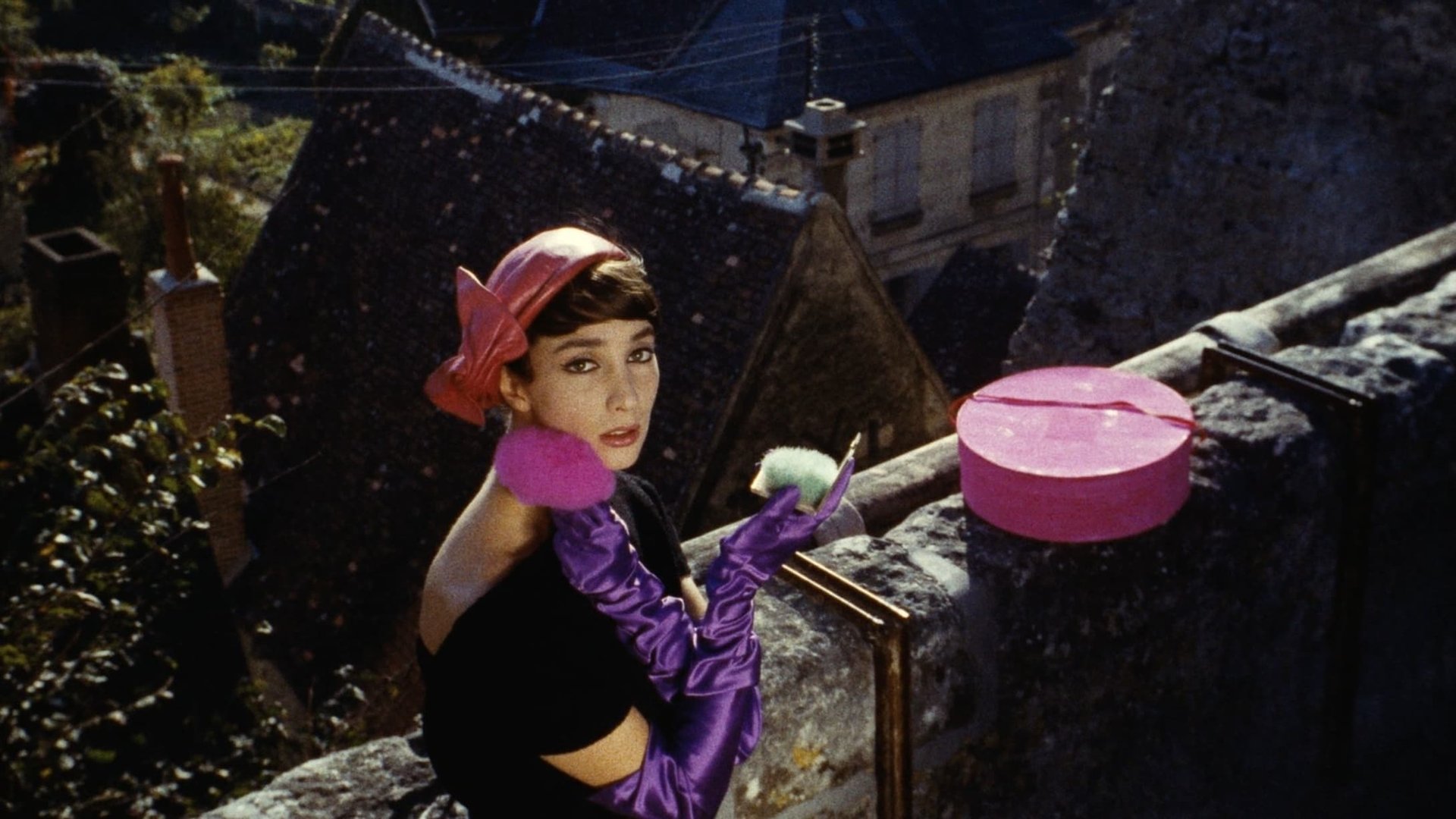 Cinematic background from Ô saisons ô chateaux 1958 - A short documentary on the chateaux of the Loire in France was commissioned by the French Tourist Bureau.