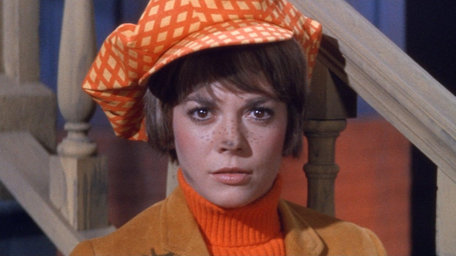 Cinematic background from Inside Daisy Clover 1965 - A girl on the road to stardom fights the dehumanizing effects of Hollywood life.