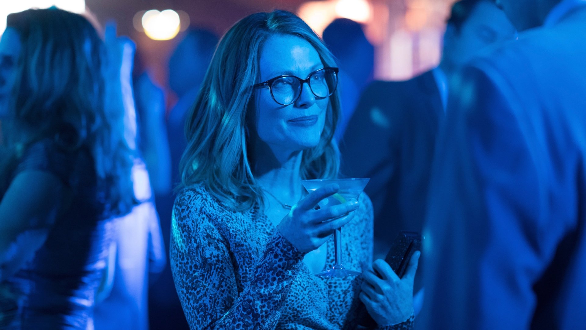Cinematic background from Gloria Bell 2018 - Gloria is a free-spirited divorcée who spends her days at a straight-laced office job and her nights on the dance floor, joyfully letting loose at clubs around Los Angeles. After meeting Arnold on a night out, she finds herself thrust into an unexpected new romance, filled with both the joys of budding love and the complications of dating, identity, and family.