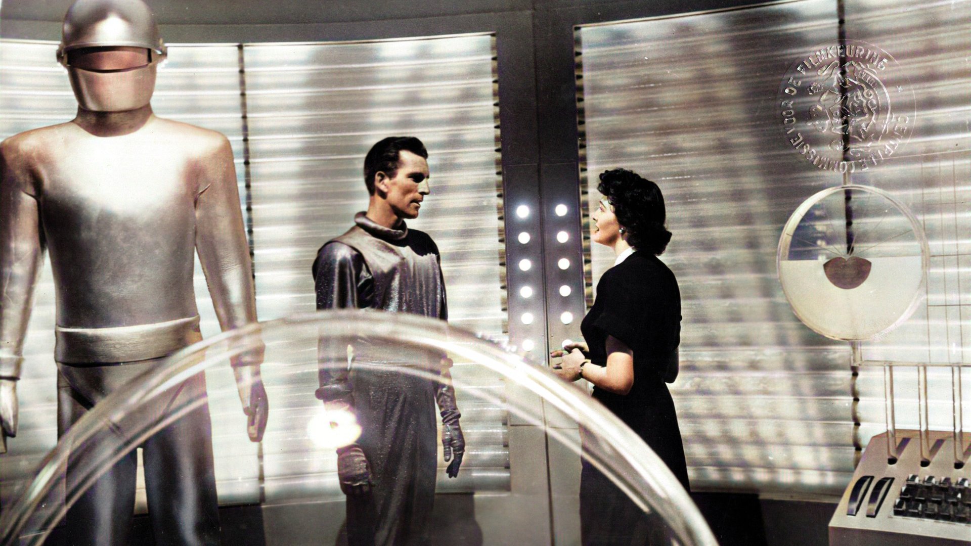 Cinematic background from The Day the Earth Stood Still 1951 - An alien and a robot land on Earth after World War II and tell mankind to be peaceful or face destruction.