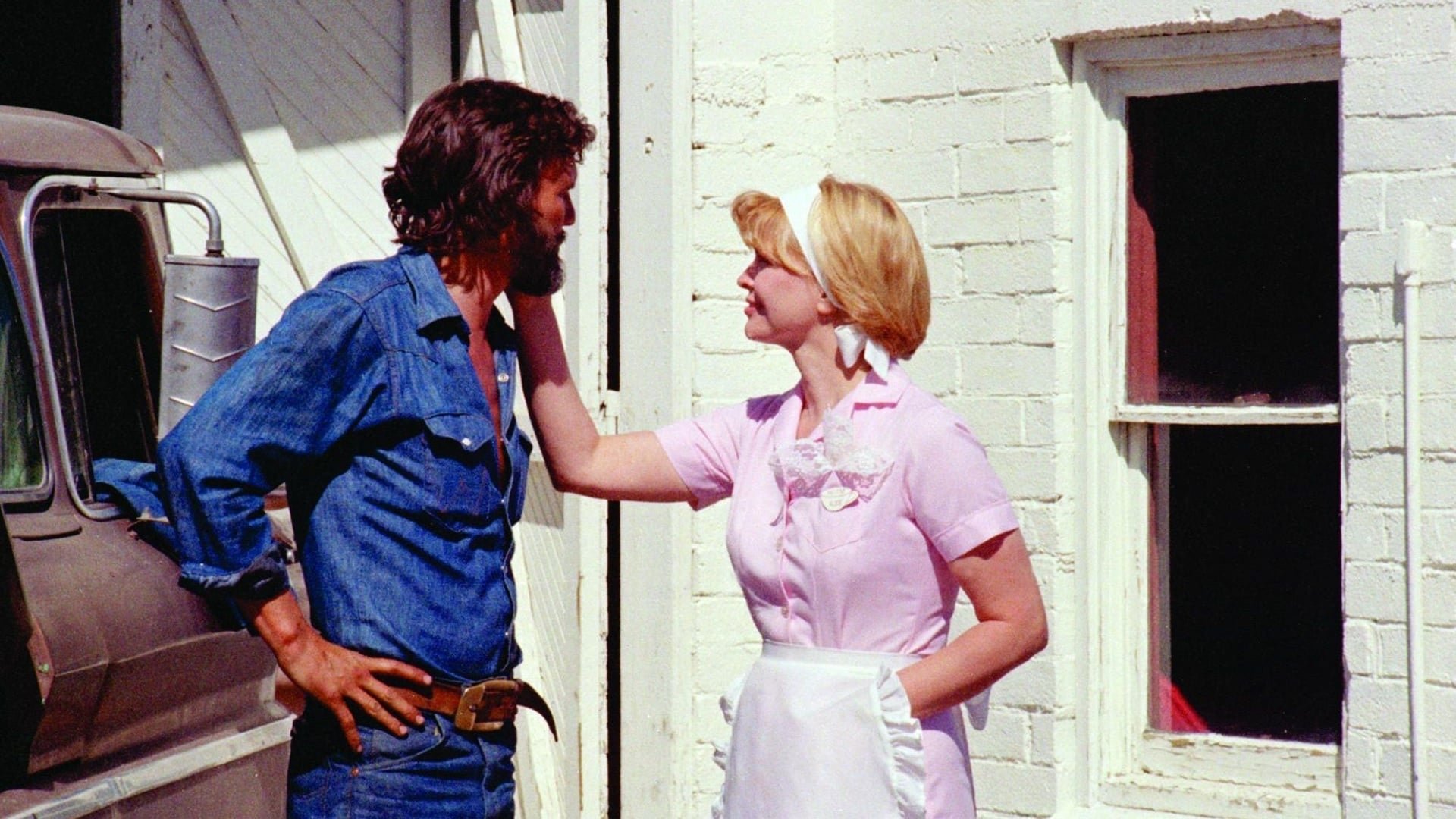 Cinematic background from Alice Doesn't Live Here Anymore 1974 - After her husband dies, Alice and her son, Tommy, leave their small New Mexico town for California, where Alice hopes to make a new life for herself as a singer. Money problems force them to settle in Arizona instead, where Alice takes a job as waitress in a small diner.