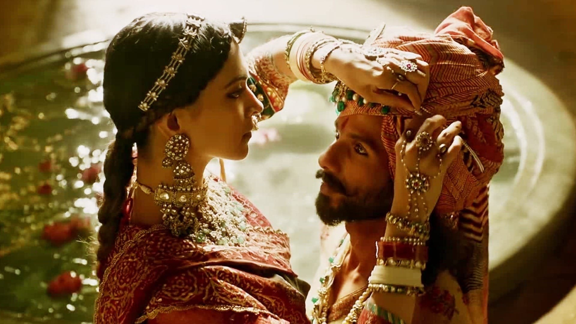 Cinematic background from Padmaavat 2018 - Rajputana, India, 13th century. The tyrannical usurper Alauddin Khilji, sultan of Delhi, becomes obsessed with Queen Padmavati, wife of King Ratan Singh of Mewar, and goes to great lengths to satisfy his greed for her.