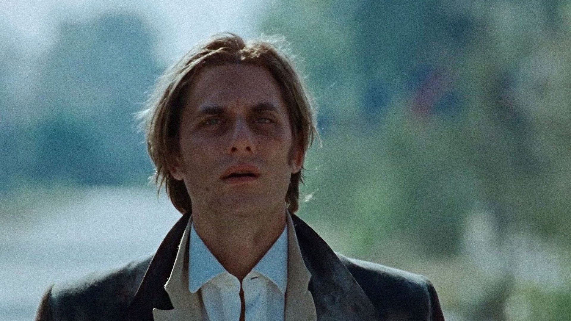 Cinematic background from Martin Eden 2019 - The tale of an individualist proletarian in a time marked by the rise of mass political movements. In early 20th-century Italy, illiterate sailor Martin Eden seeks fame as a writer while torn between the love of a bourgeois girl and allegiance to his social class.