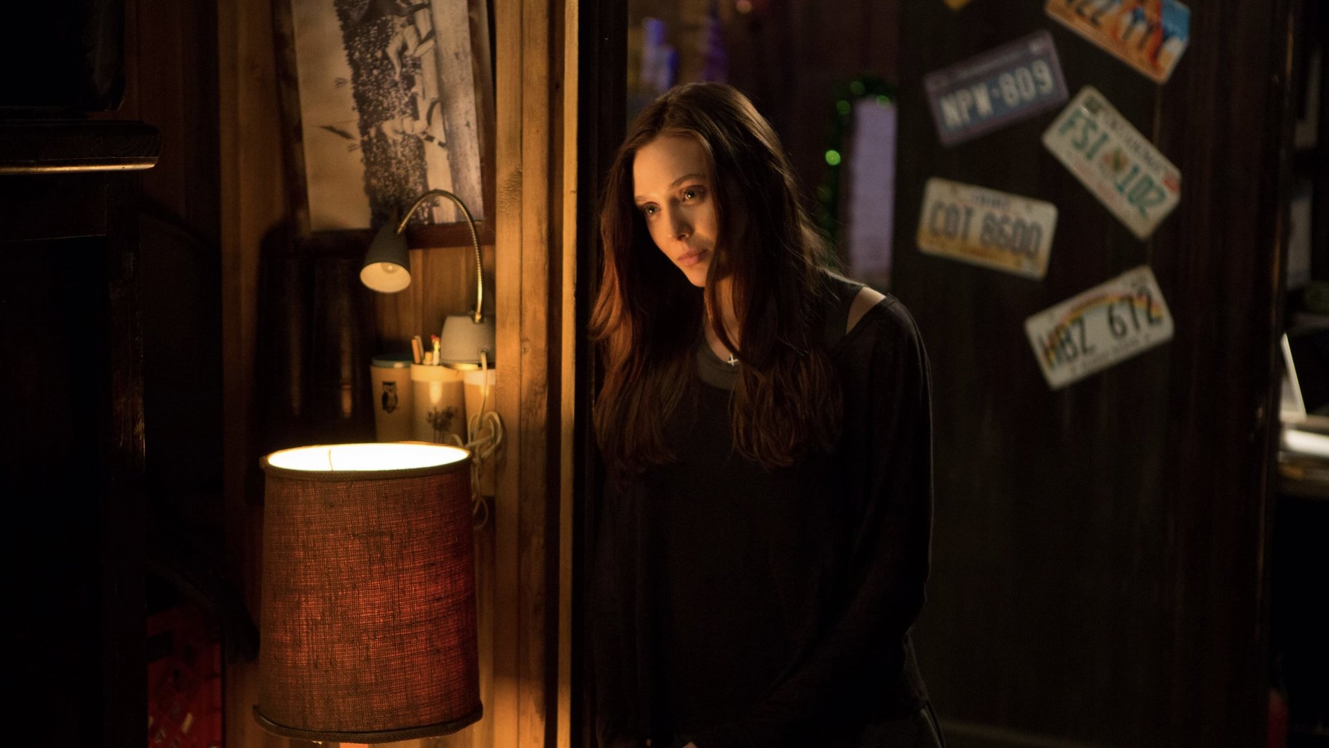 Cinematic background from Oldboy 2013 - A man has only three and a half days and limited resources to discover why he was imprisoned in a nondescript room for 20 years without any explanation.