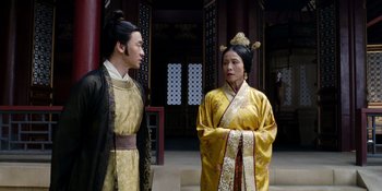 Movie still from “Marco Polo” (2014), created by John Fusco – A man and a woman dressed in traditional chinese clothing; Medium shot, Over the shoulder angle
