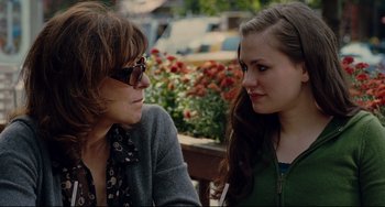 Movie still from “Margaret” (2011), directed by Kenneth Lonergan – A woman and a young girl sitting next to each other on a bench; Close Up shot, Over the shoulder angle