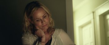 Movie still from “Max Steel” (2016), directed by Stewart Hendler – A woman is sitting in front of a computer screen; Close Up shot, Over the shoulder angle