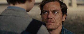 Movie still from “Midnight Special” (2016), directed by Jeff Nichols – A person looking at another person; Close Up shot, Over the shoulder angle