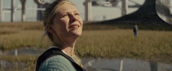 Movie still from “Midnight Special” (2016), directed by Jeff Nichols – A person with her eyes closed; Close Up shot, Over the shoulder angle