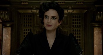 Movie still from “Miss Peregrine's Home for Peculiar Children” (2016), directed by Tim Burton – A person wearing a suit; Close Up shot, Over the shoulder angle