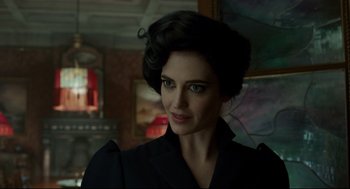 Movie still from “Miss Peregrine's Home for Peculiar Children” (2016), directed by Tim Burton – A person wearing a suit; Close Up shot, Over the shoulder angle