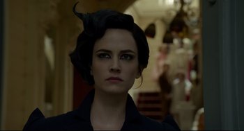 Movie still from “Miss Peregrine's Home for Peculiar Children” (2016), directed by Tim Burton – A person wearing a black jacket; Close Up shot, Over the shoulder angle