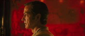 Movie still from “My Blueberry Nights” (2007), directed by Kar-Wai Wong – A person wearing a yellow shirt; Close Up shot, Low angle