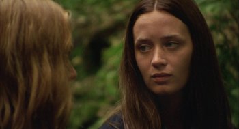 Movie still from “My Summer of Love” (2004), directed by Pawel Pawlikowski – A woman with long brown hair is talking to another woman; Close Up shot, Over the shoulder angle