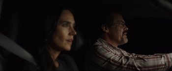 Movie still from “Only the Brave” (2017), directed by Joseph Kosinski – A man and a woman sitting in the back of a car; Close Up shot, Over the shoulder angle