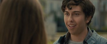 Movie still from “Paper Towns” (2015), directed by Jake Schreier – A man and a woman are talking to each other; Close Up shot, Over the shoulder angle