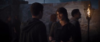 Movie still from “Percy Jackson: Sea of Monsters” (2013), directed by Thor Freudenthal – A woman and a man are talking to each other; Medium shot, Over the shoulder angle