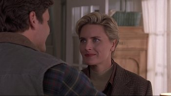 Movie still from “Pet Sematary” (1989), directed by Mary Lambert – A man and a woman talking to each other; Close Up shot, Over the shoulder angle