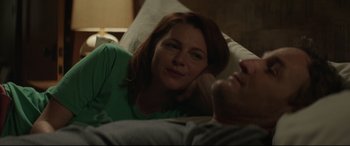 Movie still from “Pet Sematary” (2019), directed by Kevin Kölsch – A person laying on a bed; Close Up shot, Over the shoulder angle