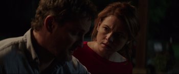 Movie still from “Pet Sematary” (2019), directed by Kevin Kölsch – A man and a woman looking at one another; Close Up shot, Over the shoulder angle