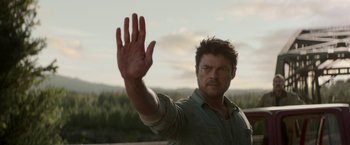 Movie still from “Pete's Dragon” (2016), directed by David Lowery – A person holding up their hand; Close Up shot, Over the shoulder angle