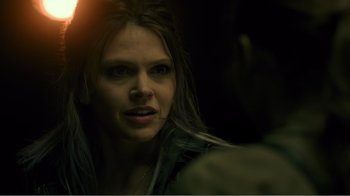 Movie still from “Rings” (2017), directed by F. Javier Gutiérrez – A person with long brown hair; Close Up shot, Over the shoulder angle