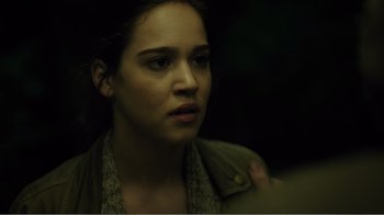 Movie still from “Rings” (2017), directed by F. Javier Gutiérrez – A person looking at the camera; Close Up shot, Over the shoulder angle