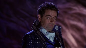 Movie still from “Scooby-Doo” (2002), directed by Raja Gosnell – A person wearing a suit and tie; Close Up shot, Low angle