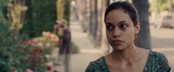 Movie still from “Seven Pounds” (2008), directed by Gabriele Muccino – A person wearing a green shirt; Close Up shot, Over the shoulder angle