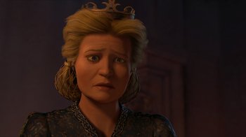 Movie still from “Shrek the Third” (2007), directed by Raman Hui – An animated woman with a crown on her head; Close Up shot, Over the shoulder angle