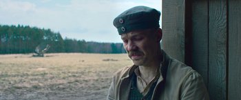 Movie still from “All Quiet on the Western Front” (2022), directed by Edward Berger – Close Up shot, Low angle