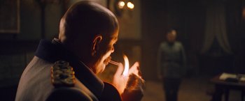 Movie still from “All Quiet on the Western Front” (2022), directed by Edward Berger – Close Up shot, Over the shoulder angle