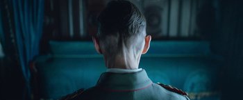 Movie still from “All Quiet on the Western Front” (2022), directed by Edward Berger – Close Up shot, Low angle