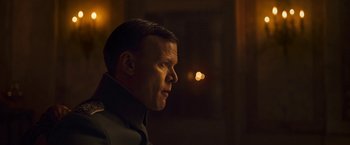 Movie still from “All Quiet on the Western Front” (2022), directed by Edward Berger – Close Up shot, Over the shoulder angle