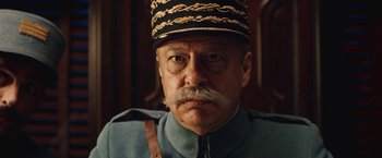 Movie still from “All Quiet on the Western Front” (2022), directed by Edward Berger – Close Up shot, Low angle