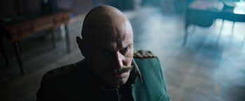 Movie still from “All Quiet on the Western Front” (2022), directed by Edward Berger – Close Up shot, Low angle