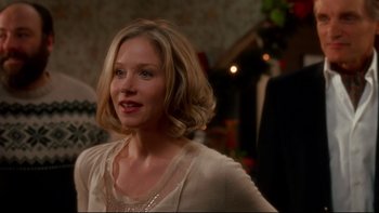 Movie still from “Surviving Christmas” (2004), directed by Mike Mitchell – A person wearing a white shirt; Close Up shot, Over the shoulder angle