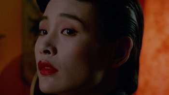 Movie still from “Twin Peaks” (2017), directed by David Lynch – A person with red lipstick; Close Up shot, Over the shoulder angle