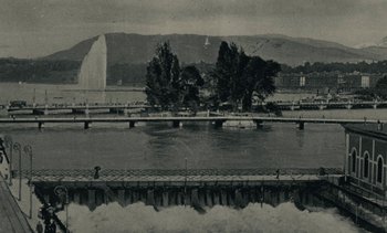 Movie still from “Ulysse” (1983), directed by Agnès Varda – A black and white photo of a lake with a waterfall; Extreme Wide shot, High angle