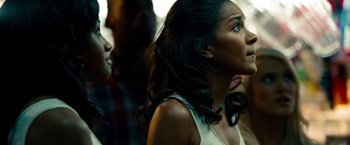 Movie still from “Unstoppable” (2010), directed by Tony Scott – A group of people standing next to each other in a room; Close Up shot, Over the shoulder angle