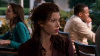 Movie still from “Valentine's Day” (2010), directed by Garry Marshall – A person with long brown hair; Close Up shot, Over the shoulder angle
