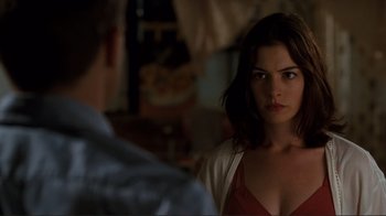 Movie still from “Valentine's Day” (2010), directed by Garry Marshall – A man and a woman looking at one another; Close Up shot, Over the shoulder angle