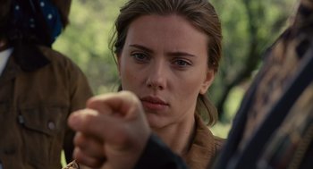 Movie still from “We Bought a Zoo” (2011), directed by Cameron Crowe – A person holding something in their hand; Close Up shot, Over the shoulder angle