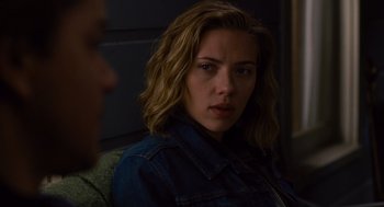 Movie still from “We Bought a Zoo” (2011), directed by Cameron Crowe – A person sitting on a couch; Close Up shot, Over the shoulder angle